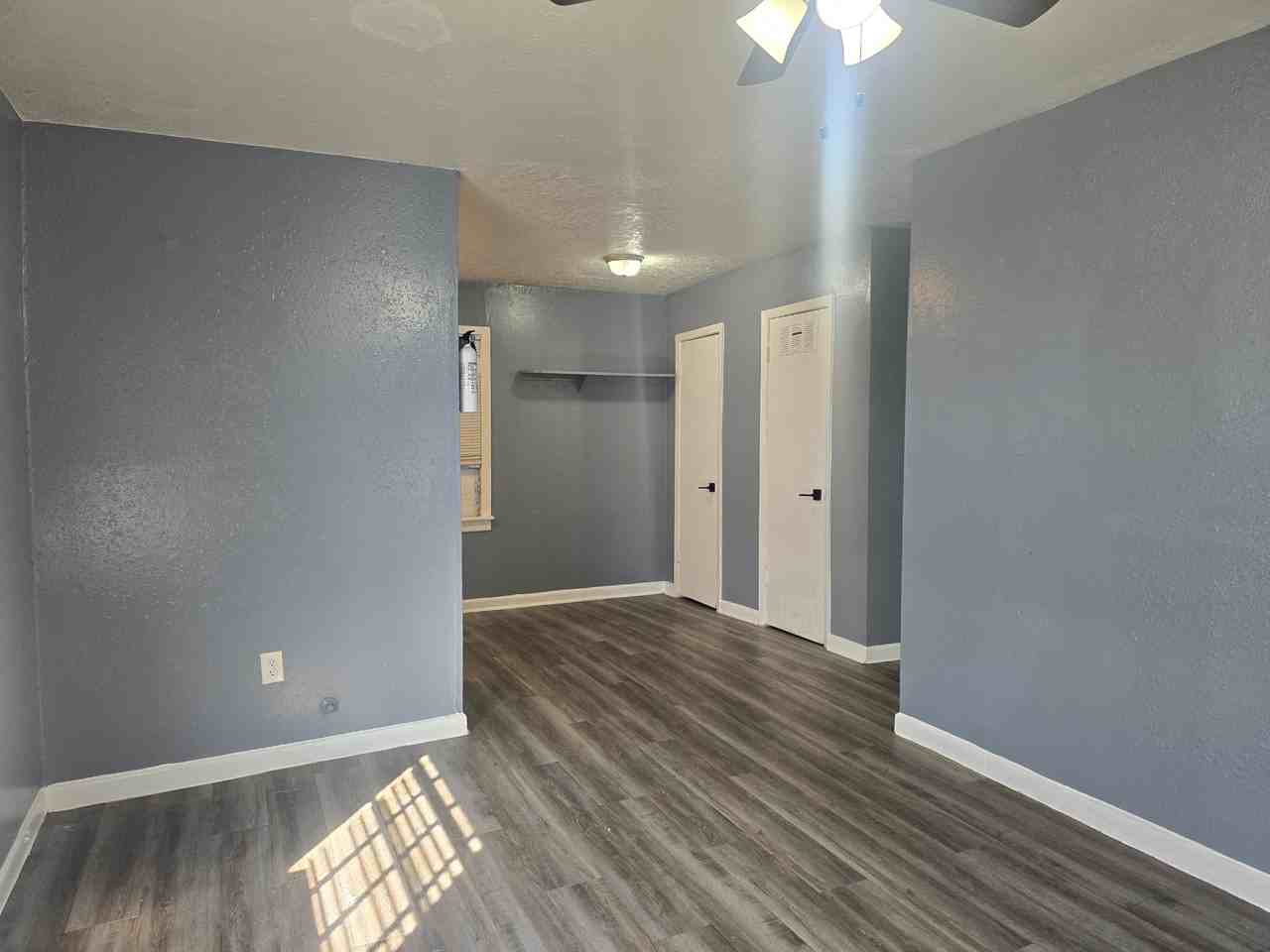 5105 Timothy Street - Photo 3 of 8