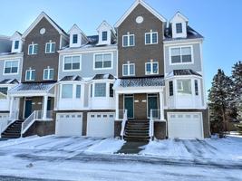 featured image of 2564 W Towne St