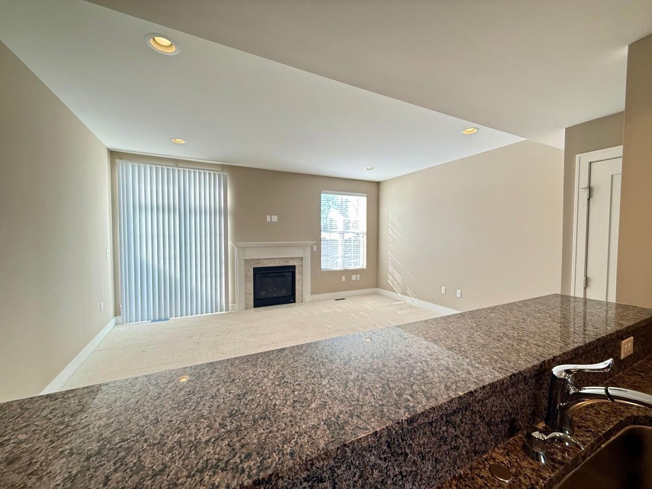 2564 W Towne St - Photo 6 of 24