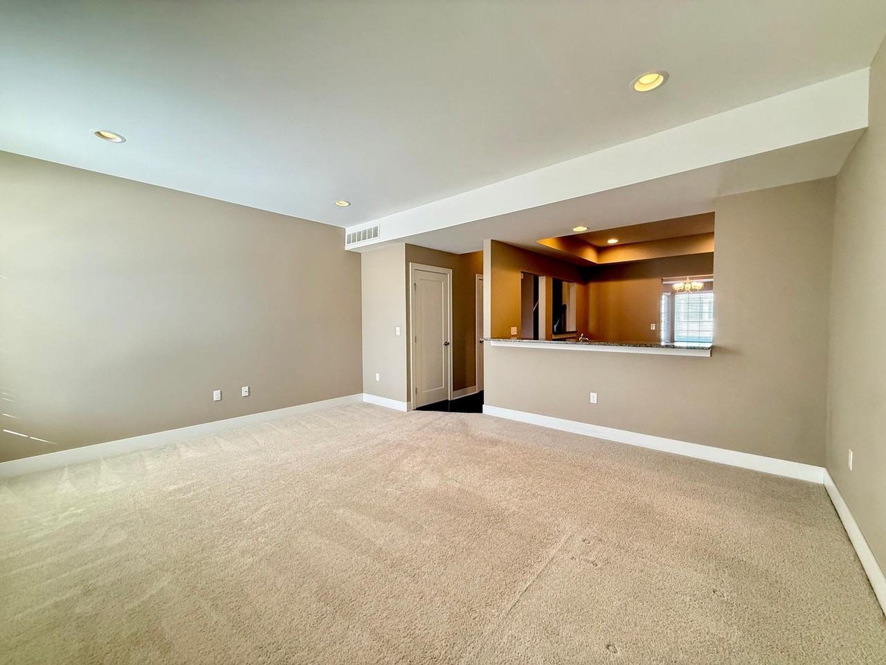 2564 W Towne St - Photo 7 of 24