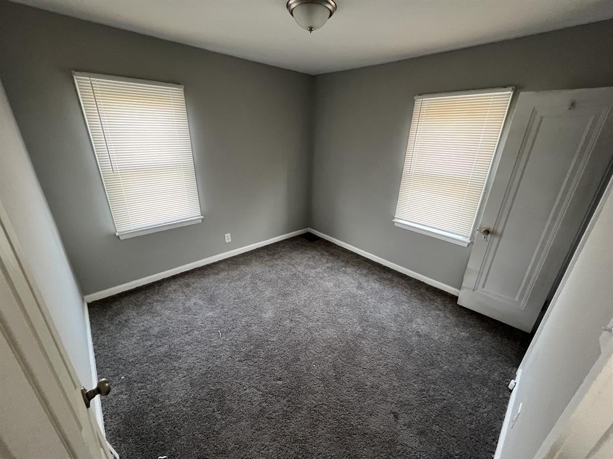 8269 Rivard Ave - Photo 5 of 11