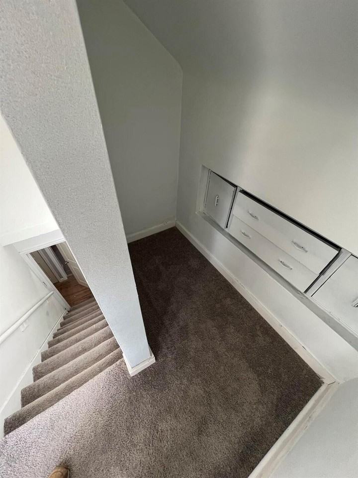 8269 Rivard Ave - Photo 6 of 11