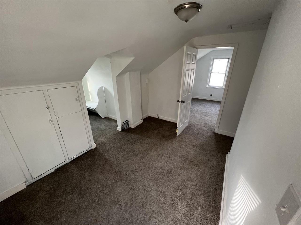 8269 Rivard Ave - Photo 7 of 11