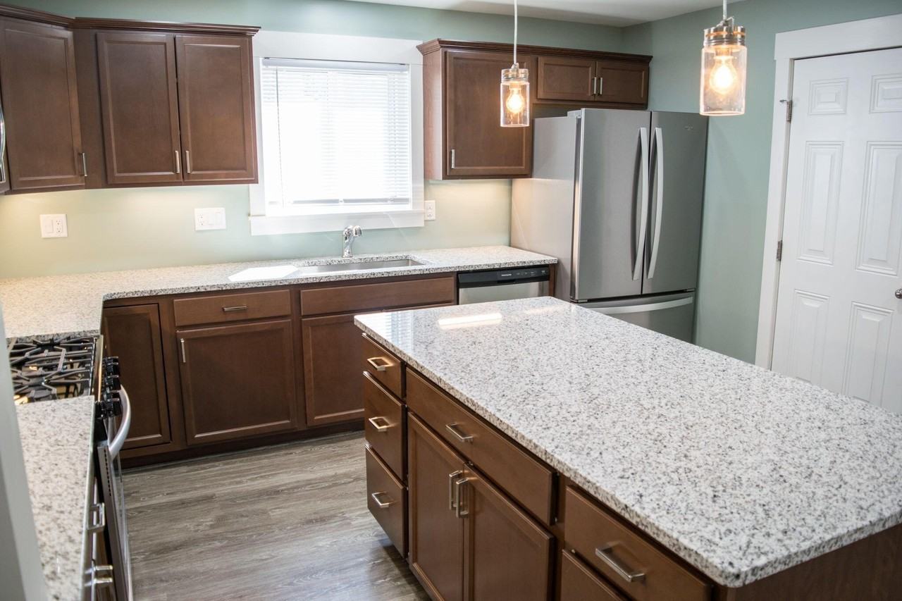 209 Buffalo St - Photo 3 of 30