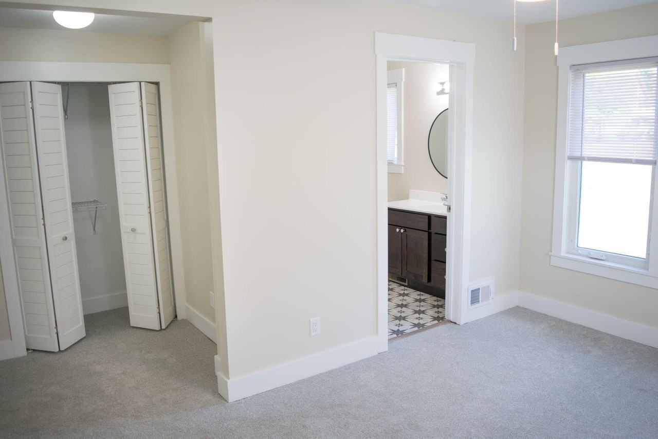 209 Buffalo St - Photo 6 of 30