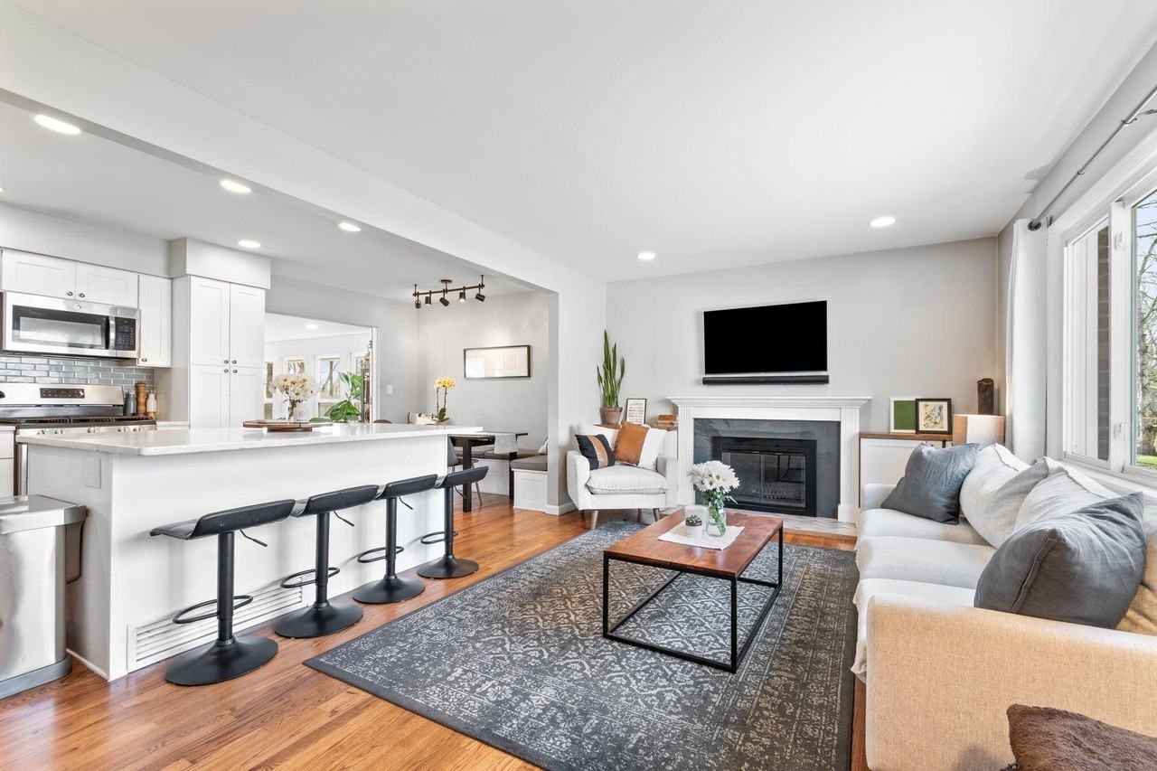 1126 Wines Dr - Photo 6 of 41