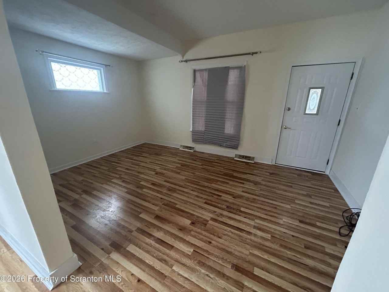 608 610 N Sumner Avenue - Photo 3 of 11