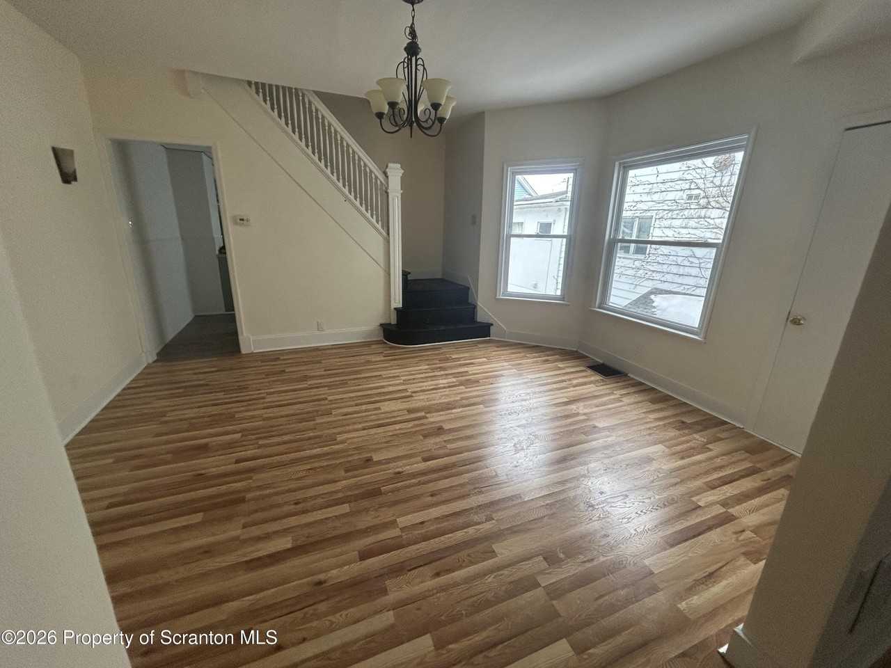 608 610 N Sumner Avenue - Photo 4 of 11