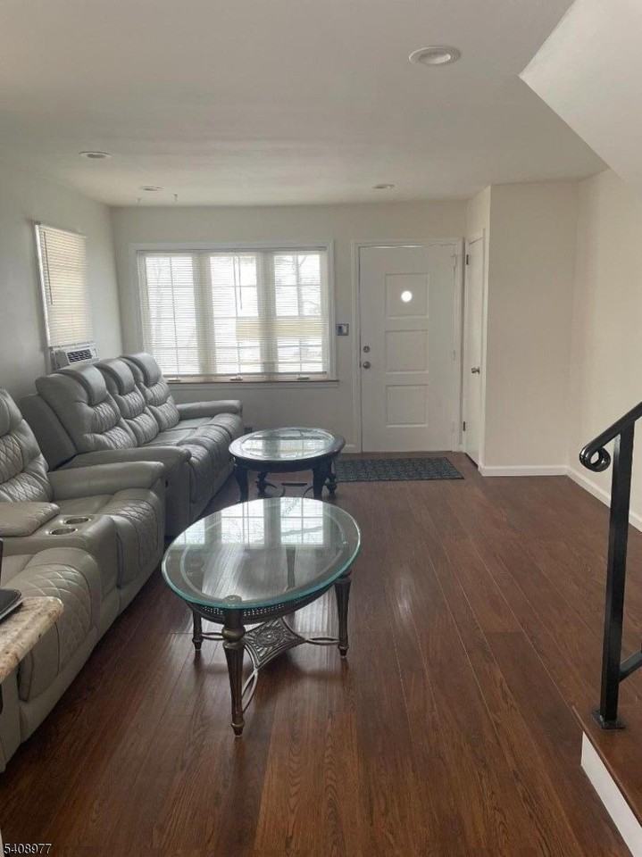 411 Lake Shore Dr - Photo 4 of 14