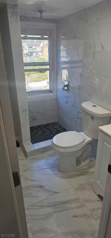 239 Lincoln Ave #3 - Photo 3 of 4