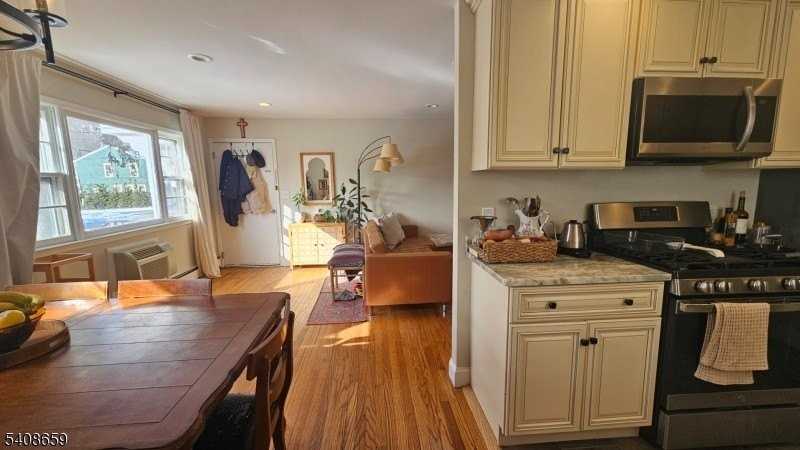 201 Vail St #4A - Photo 5 of 13