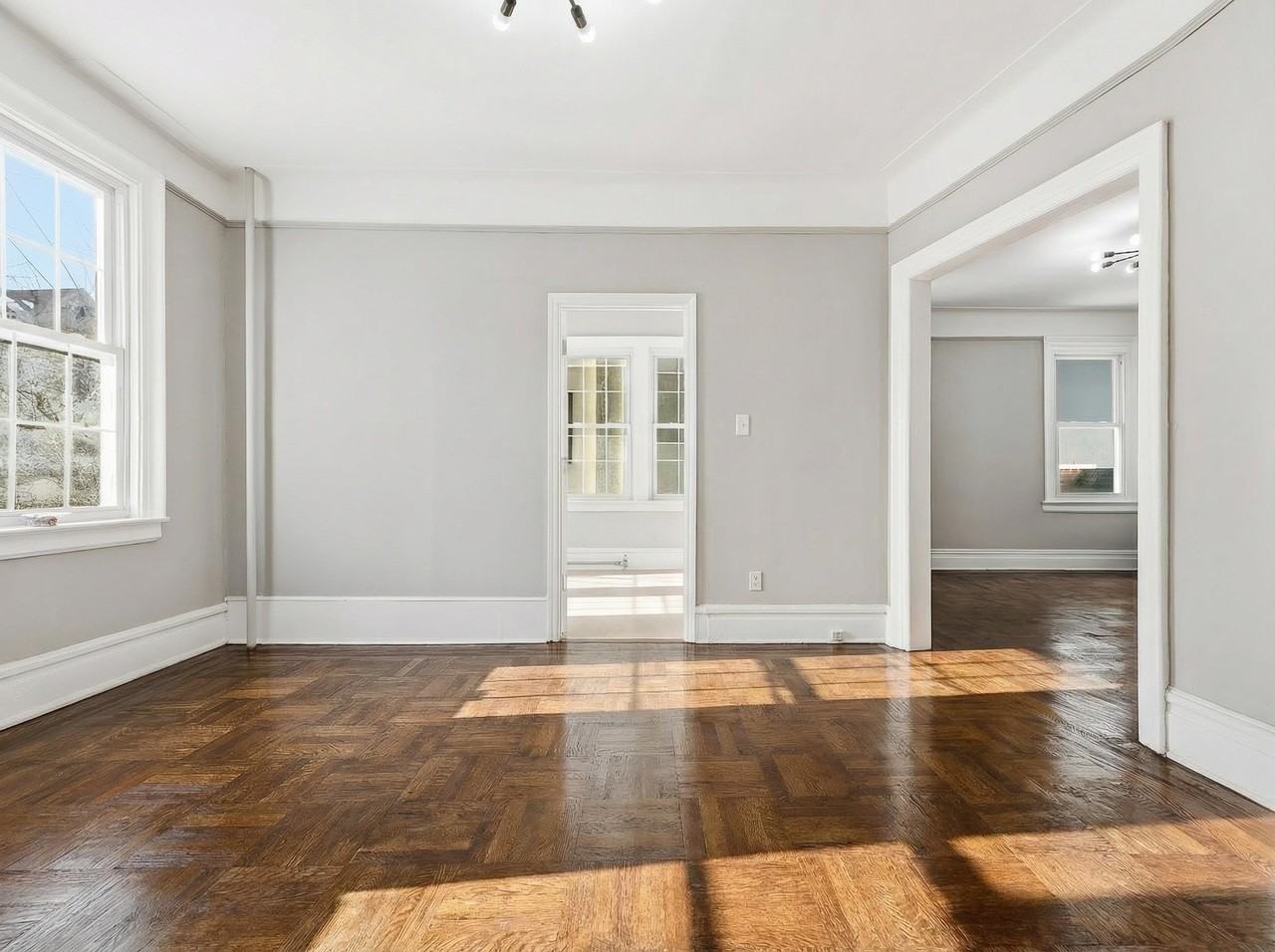 40 Bayview Ave #1 - Photo 3 of 23