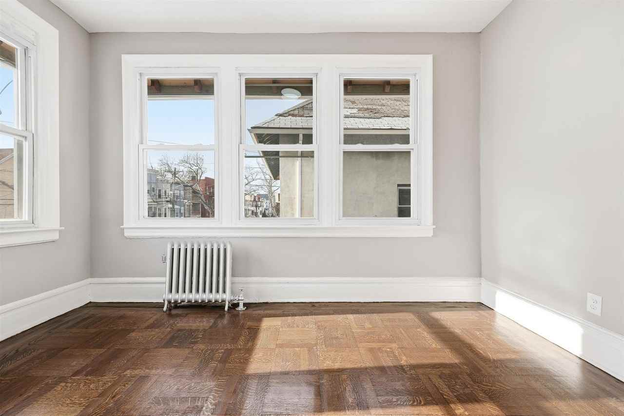 40 Bayview Ave #2 - Photo 6 of 21