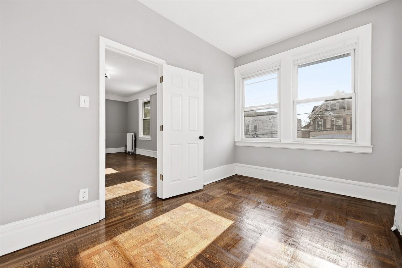 40 Bayview Ave #2 - Photo 7 of 21