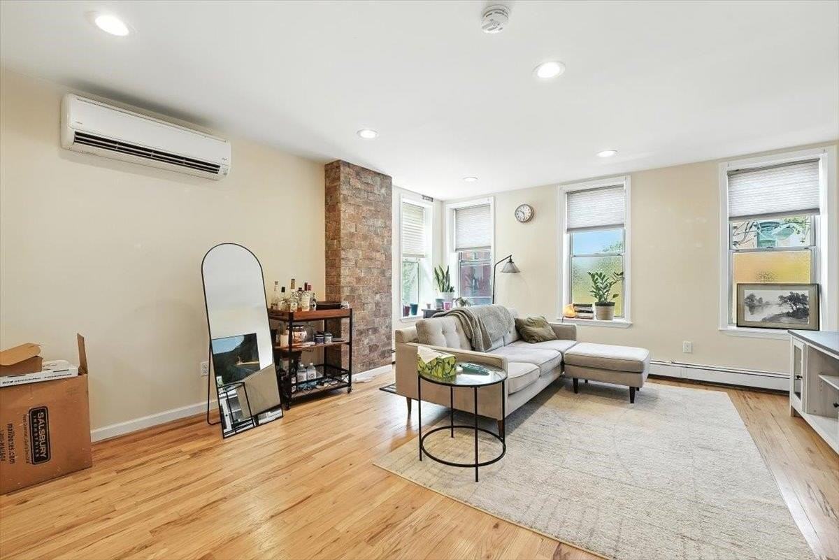 612 Jersey Ave #3 - Photo 3 of 18