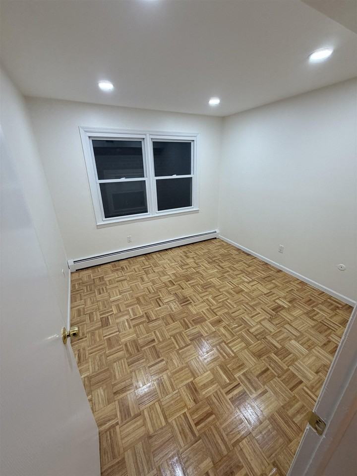 293 Avenue C - Photo 5 of 8