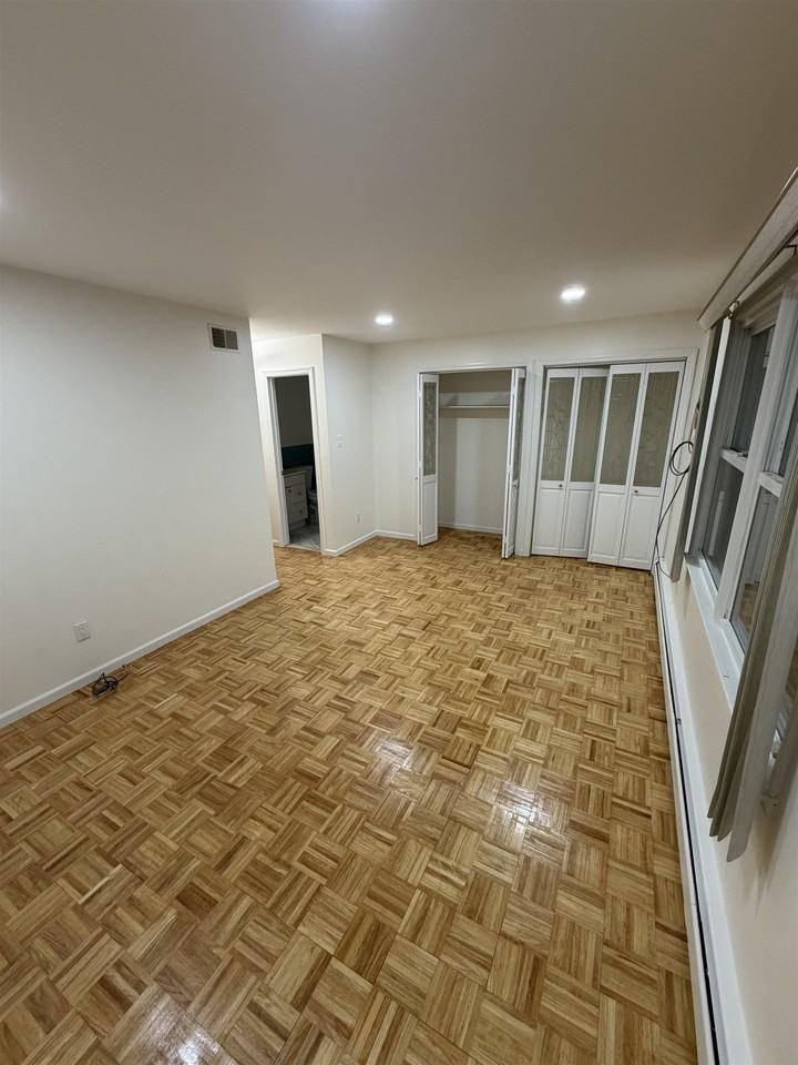 293 Avenue C - Photo 6 of 8