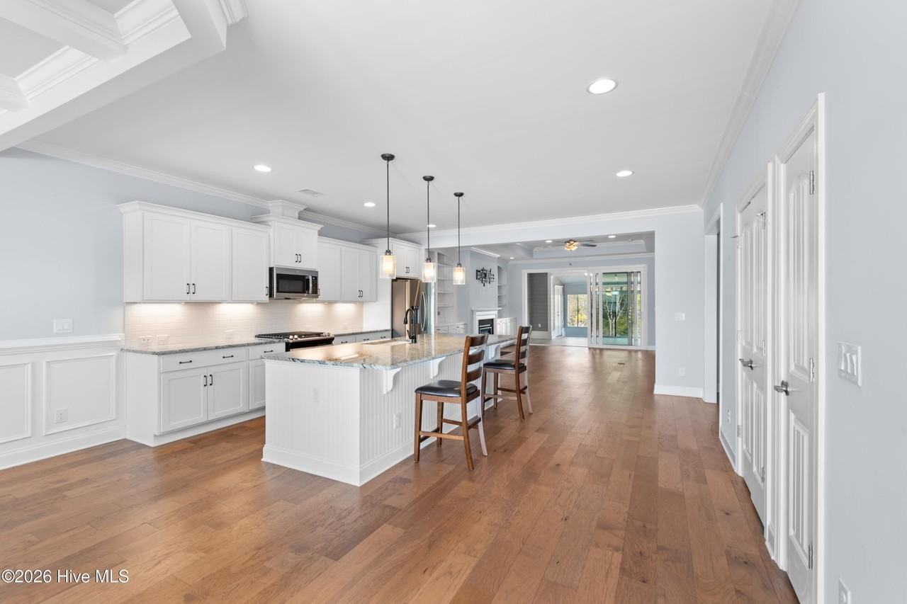 3688 Gardenia Ln - Photo 4 of 33