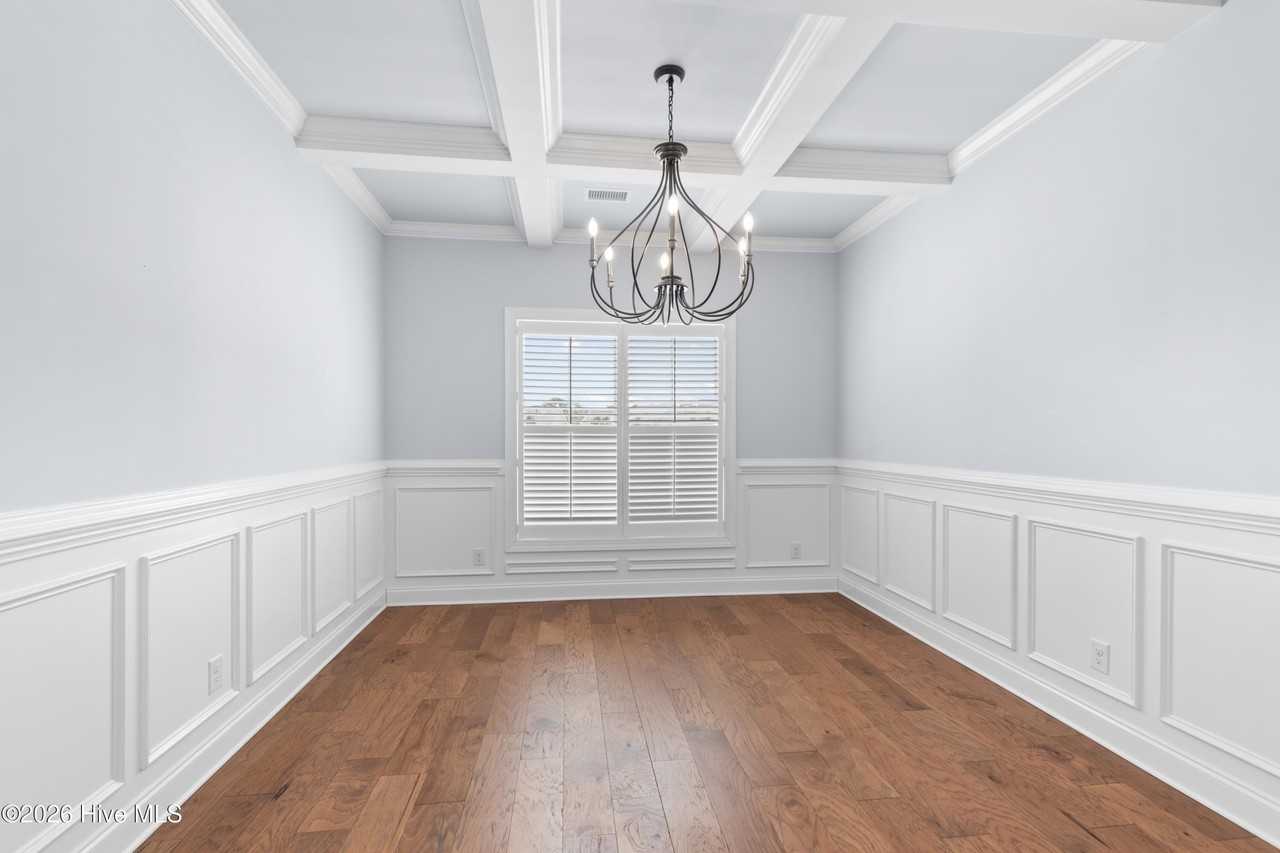 3688 Gardenia Ln - Photo 6 of 33