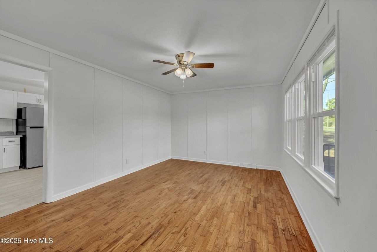 134 Channel Haven Dr S - Photo 2 of 23