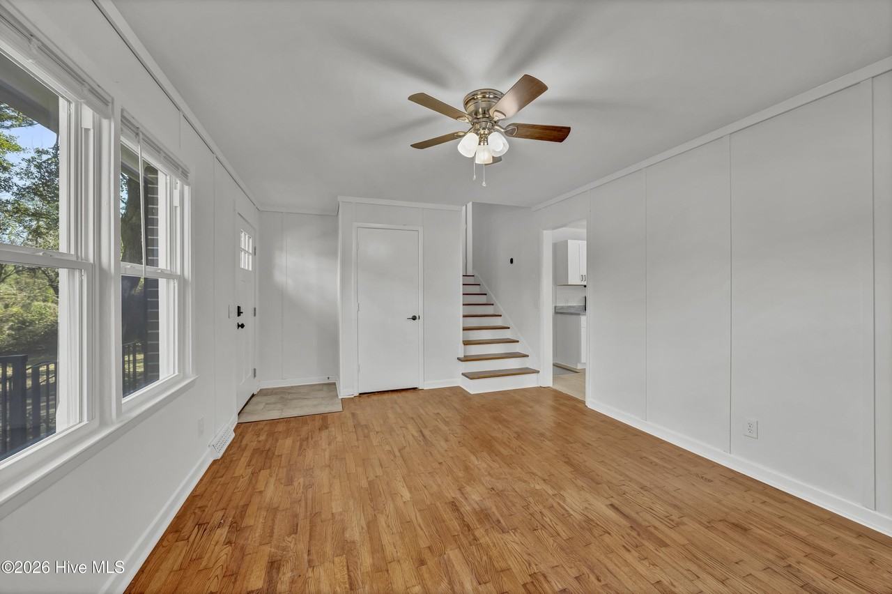 134 Channel Haven Dr S - Photo 4 of 23