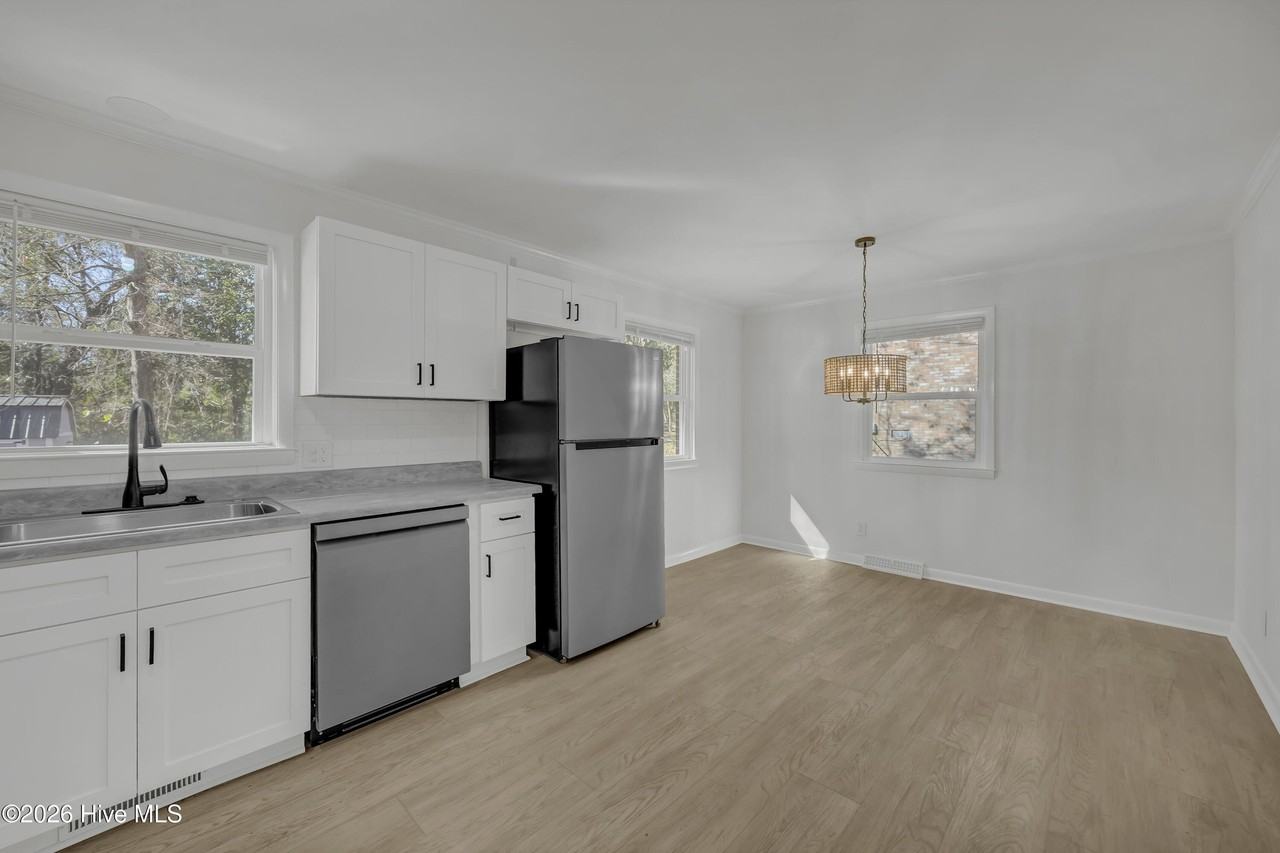 134 Channel Haven Dr S - Photo 5 of 23