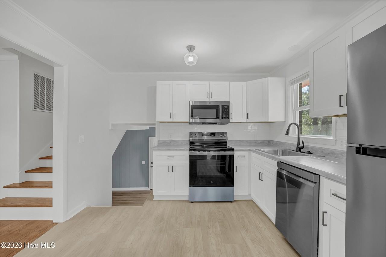 134 Channel Haven Dr S - Photo 7 of 23