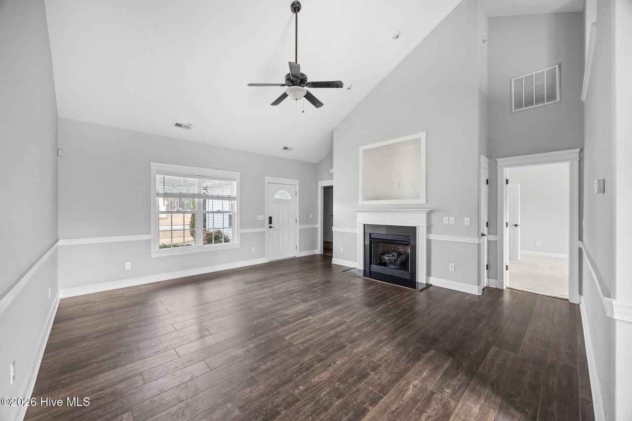 104 Pecan Ridge Dr - Photo 5 of 36