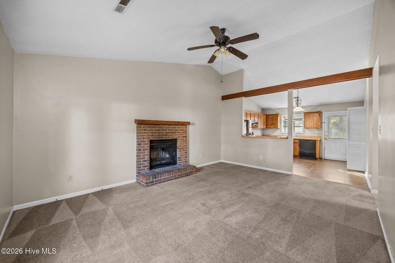 183 Corey Cir - Photo 2 of 17