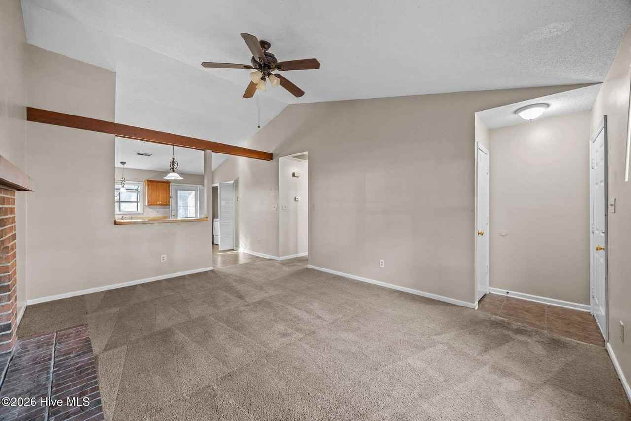 183 Corey Cir - Photo 3 of 17