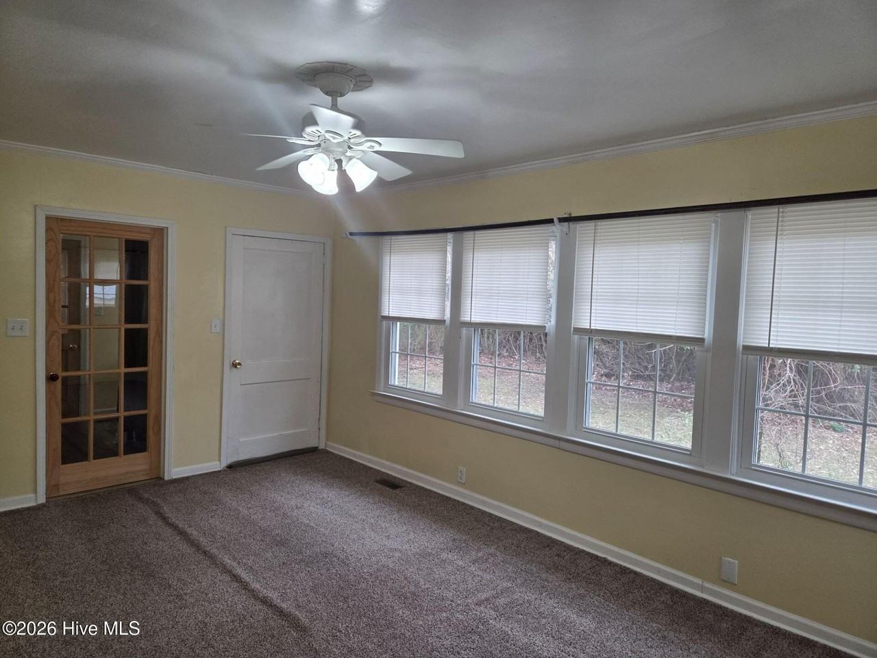 98 Stratford Rd - Photo 2 of 20