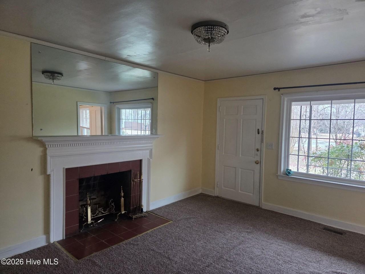 98 Stratford Rd - Photo 3 of 20