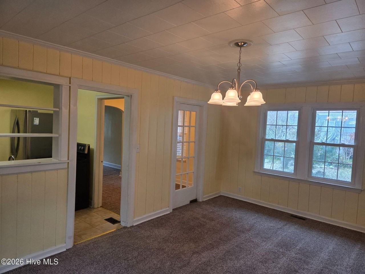 98 Stratford Rd - Photo 7 of 20