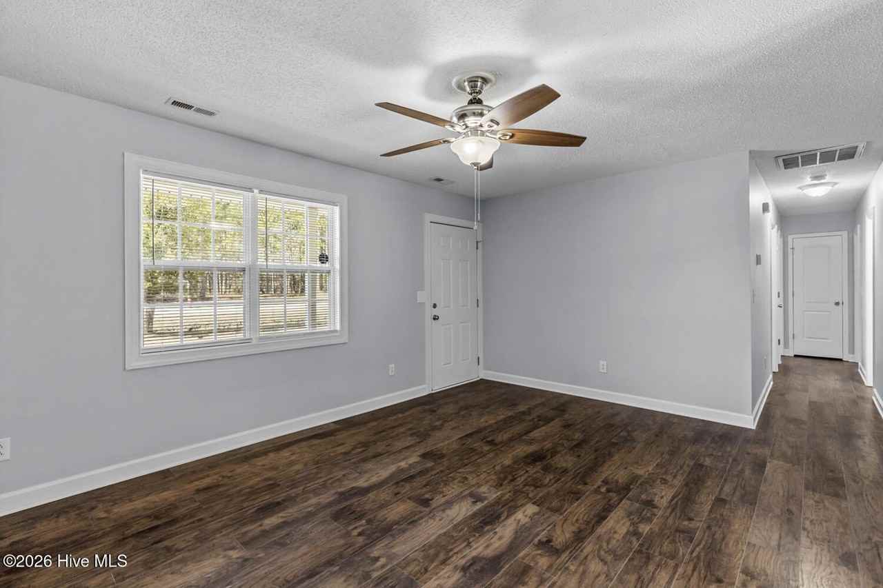 549 Sand Ridge Rd - Photo 4 of 21