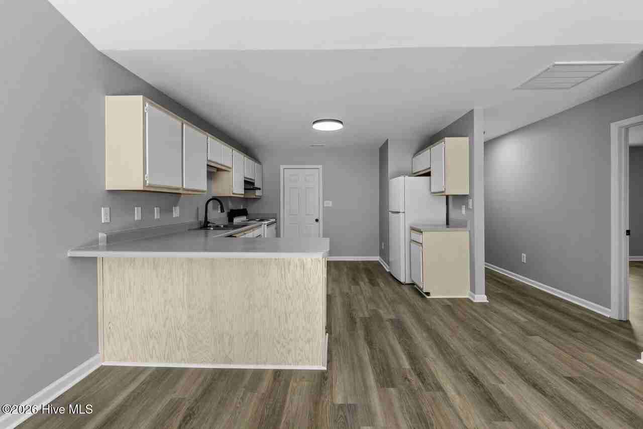 134 Charlton Rd - Photo 4 of 18