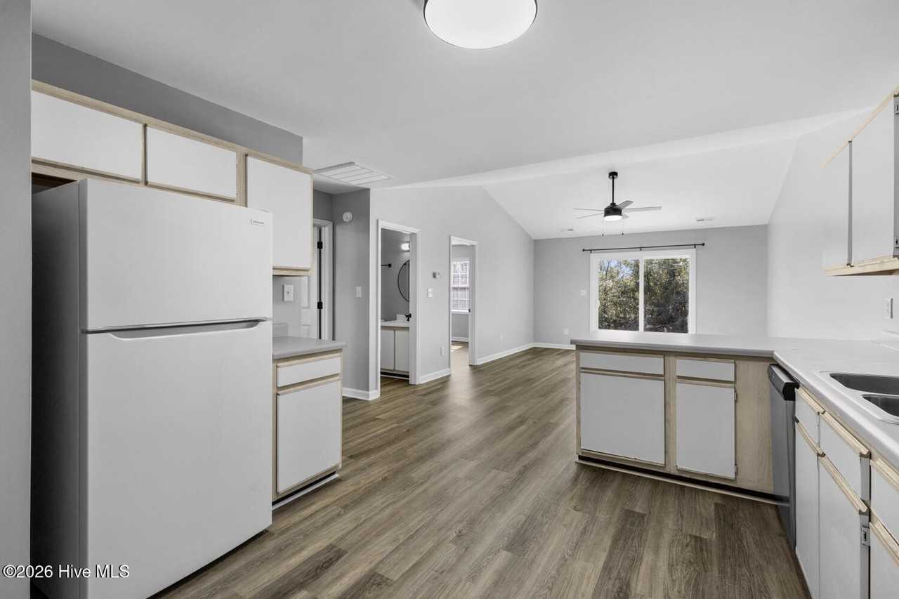 134 Charlton Rd - Photo 6 of 18