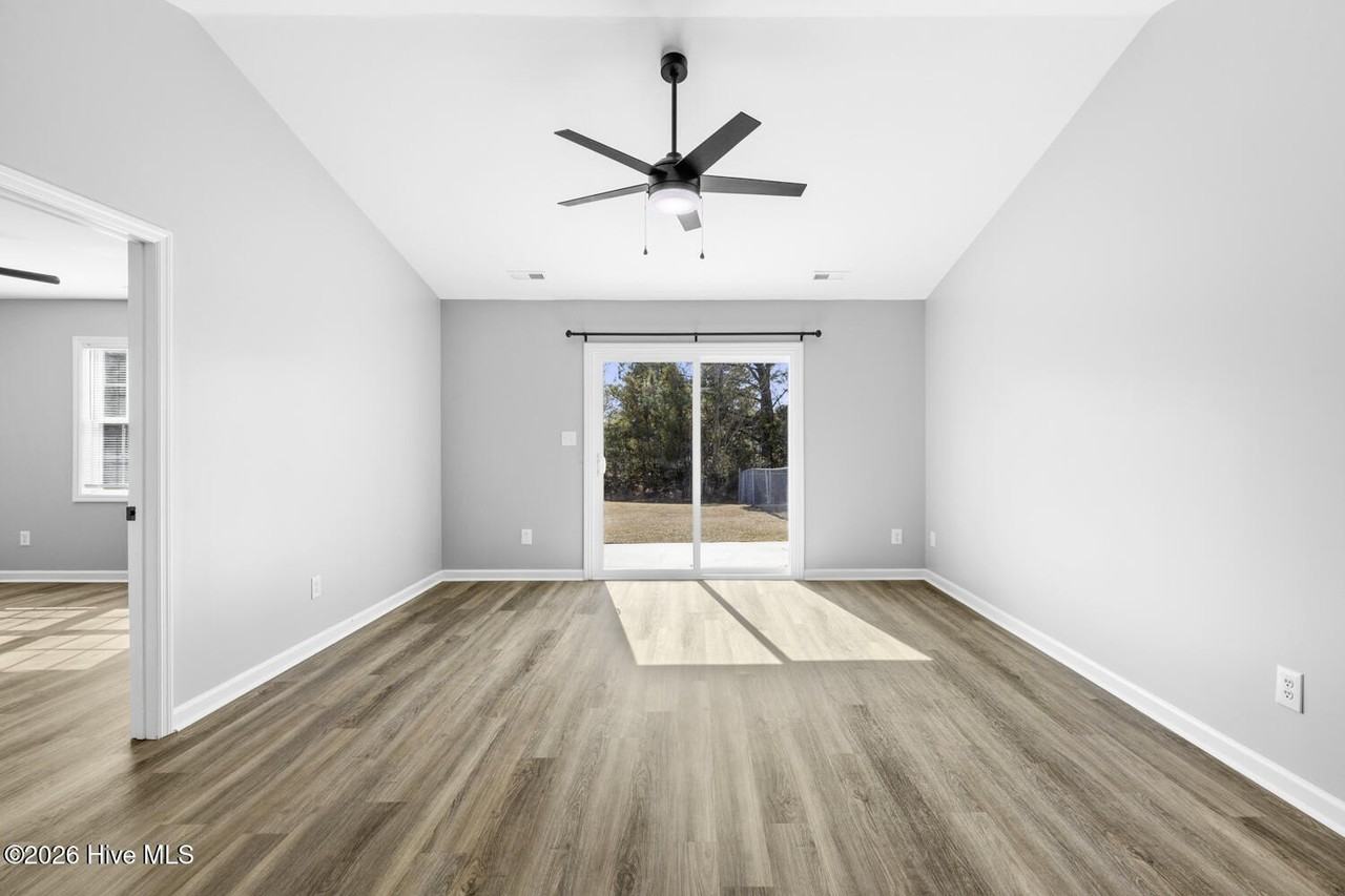 134 Charlton Rd - Photo 7 of 18