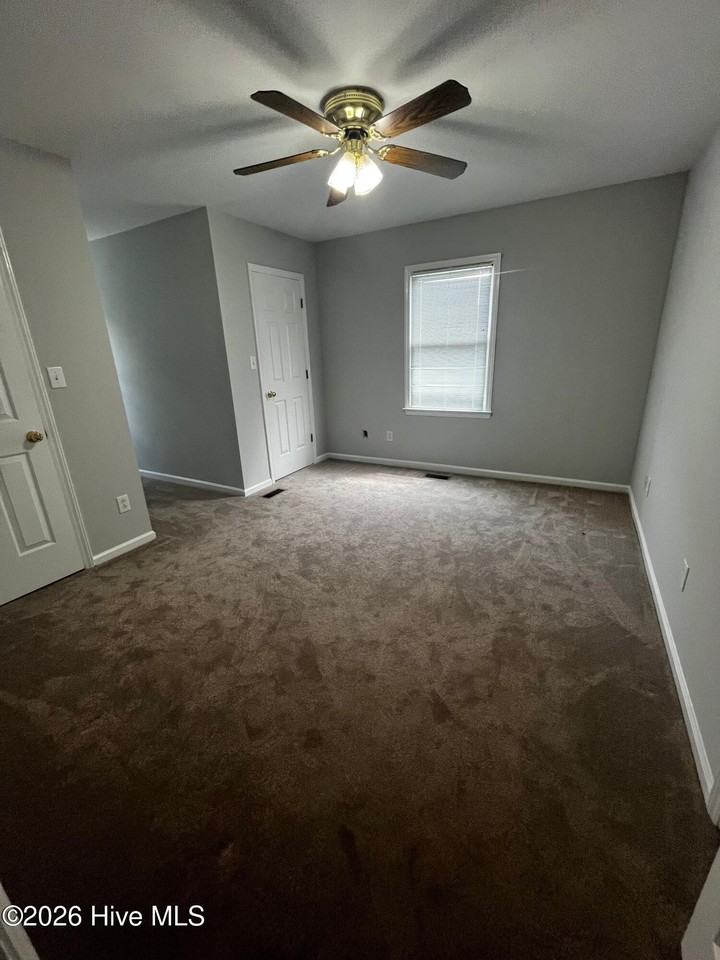 2105 Rail Ct - Photo 5 of 11