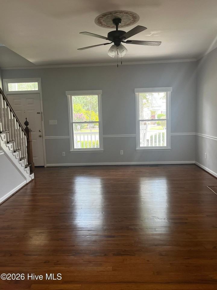 2105 Rail Ct - Photo 7 of 11