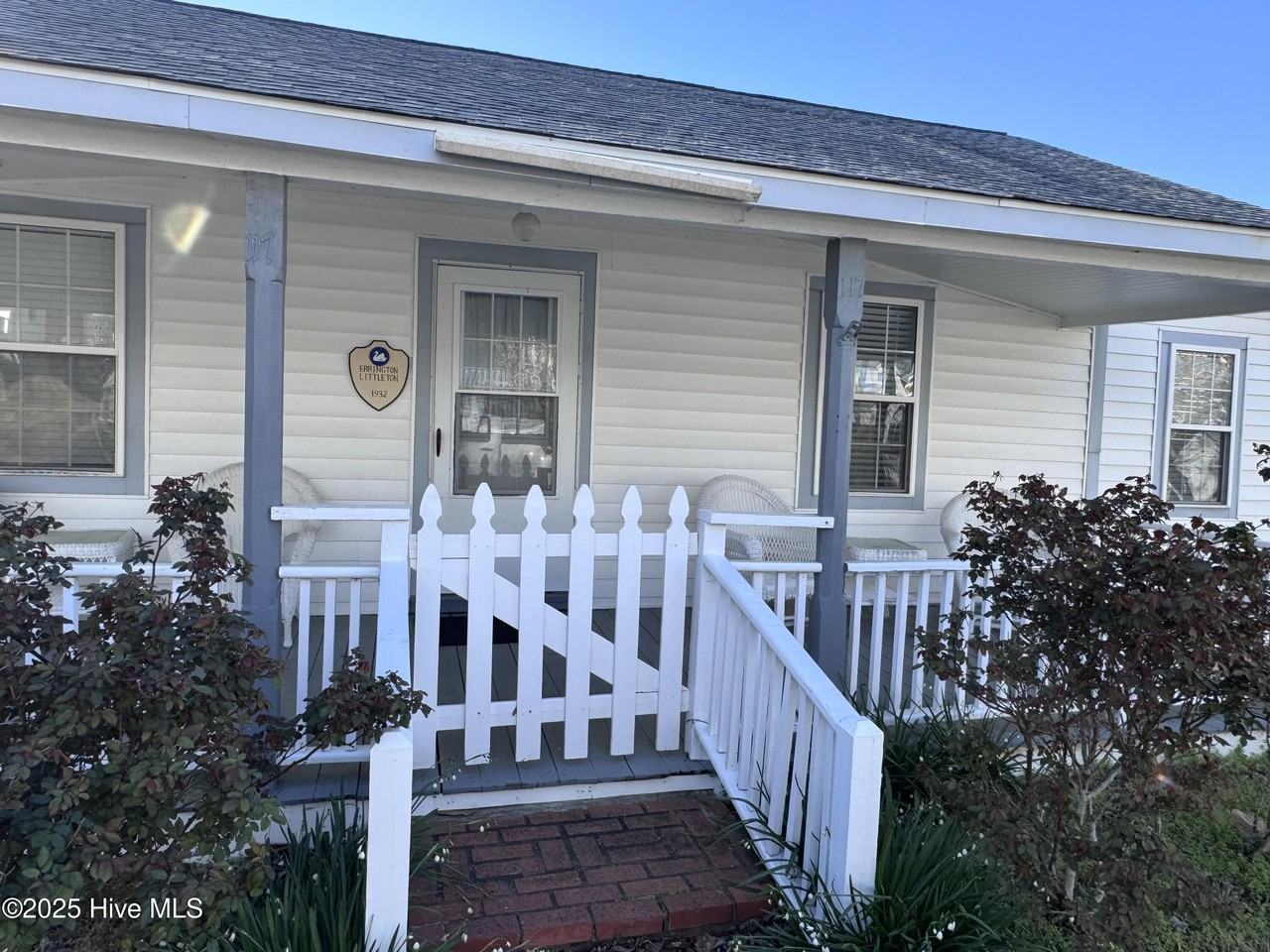 117 S Elm St - Photo 2 of 15