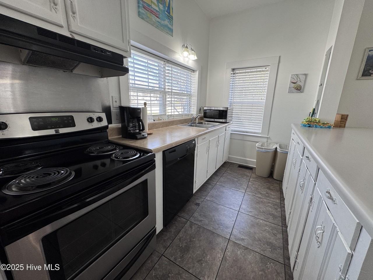 117 S Elm St - Photo 7 of 15