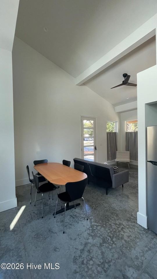 1139 N Caswell Ave - Photo 4 of 13