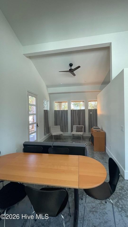 1139 N Caswell Ave - Photo 5 of 13