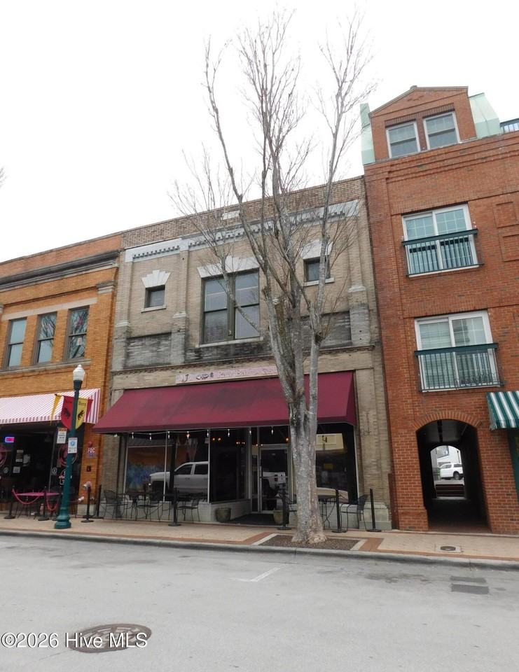 216 Middle St Unit B #B - Photo 4 of 48