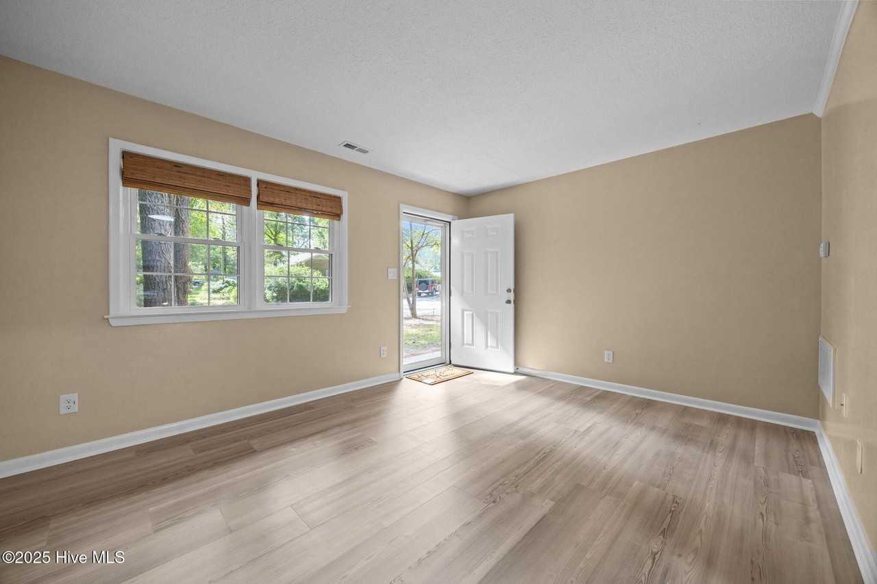 1190 Gould Rd Apt 4 #4 - Photo 2 of 18