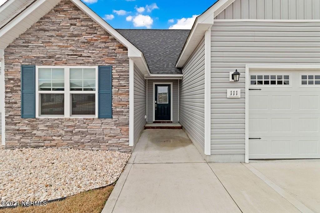 111 Bridgeport Dr - Photo 2 of 25