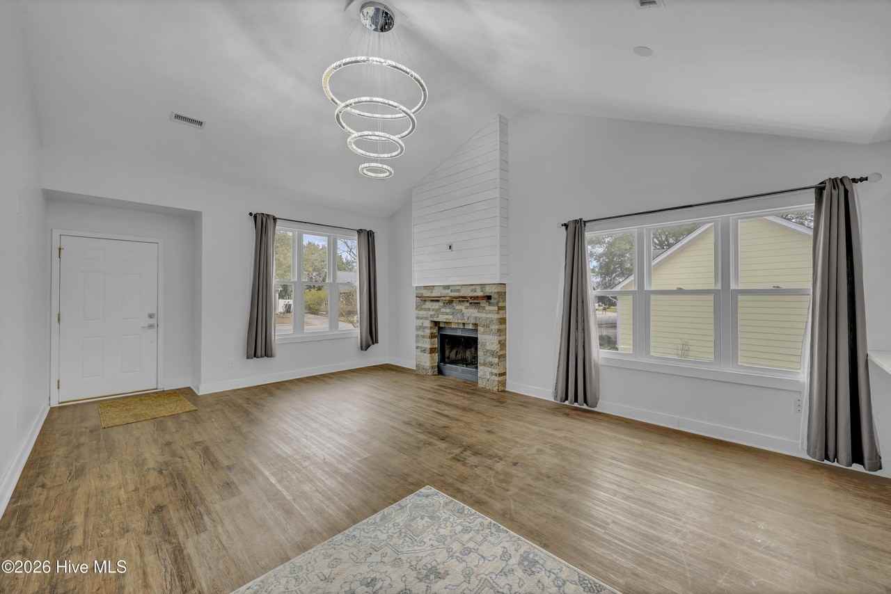 1204 Faulkenberry Rd - Photo 4 of 22