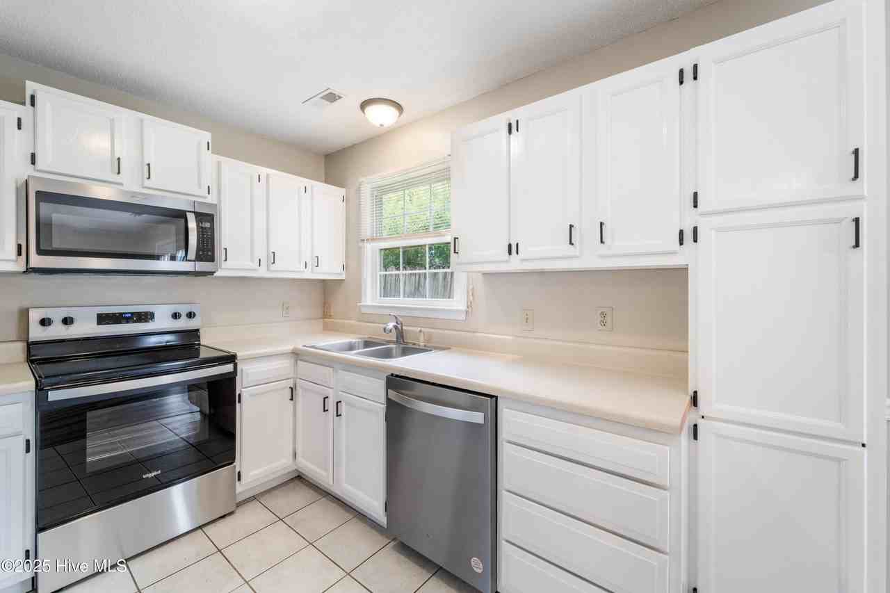 309 Bracken Pl - Photo 5 of 16