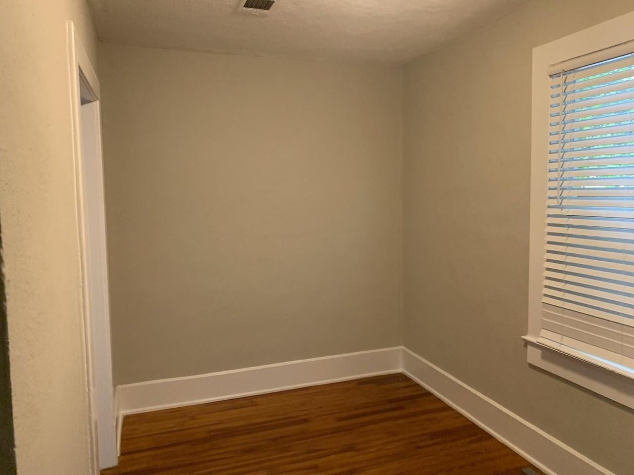 712 Heard Ave - Photo 4 of 18