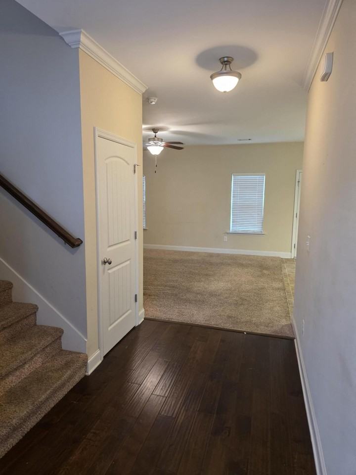 1338 York Dr - Photo 6 of 36